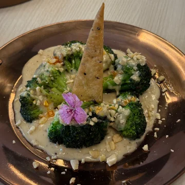 Charcoal Broccoli at Tajnuma, Agra