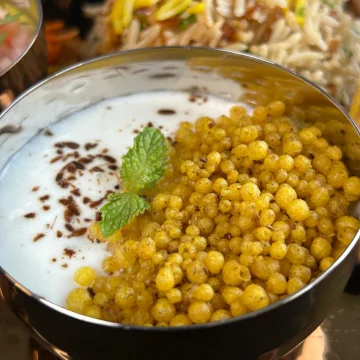 Kurkuri Boondi Raita at Tajnuma, Agra